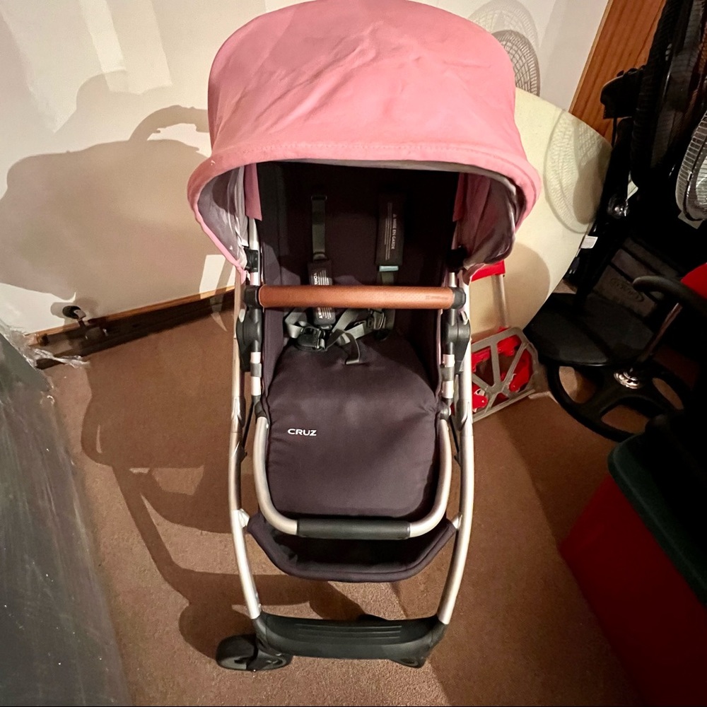 Limited edition pink uppababy cruz